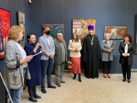 Настоятель Успенского собора посетил открытие выставки