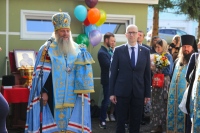 Правящий архиерей посетил торжественную линейку в Русской Классической Школе