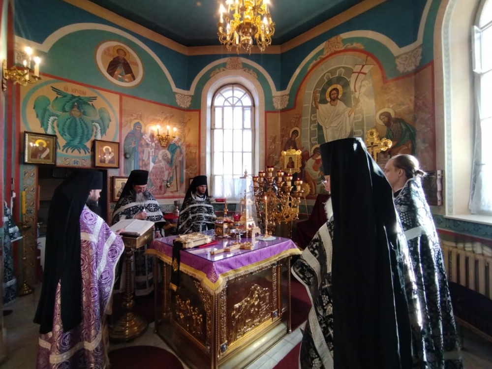 Соборная Литургия объединила монашествующих Хабаровской епархии