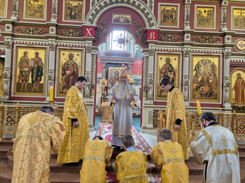 В день празднования Крещения Руси митрополит Артемий возглавил Божественную литургию в Спасо-Преображенском кафедральном соборе