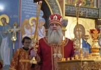 В день Радоницы митрополит Артемий совершил Божественную литургию в храме в честь святых Царственных страстотерпцев