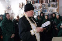 В женской исправительной колонии №12 состоялся рождественский молебен