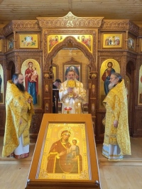 В праздник Иверской иконы Божией Матери митрополит Артемий совершил Божественную литургию