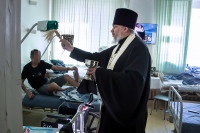 Пасхальный крестный ход Елизаветинского прихода в корпусах военного госпиталя