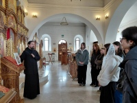 Синтез искусства, инженерии и веры: будущие зодчие посетили хабаровский храм