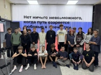 Клирик кафедрального собора встретился с участниками духовно-патриотических сборов для подростков
