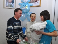 Семью прихожан Свято-Иннокентьевского храма поздравили с рождением девятого ребенка
