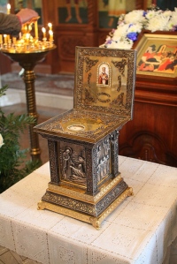 В храм Казанской иконы Богородицы города Бикина доставлен ковчег с мощами святителя Николая Чудотворца