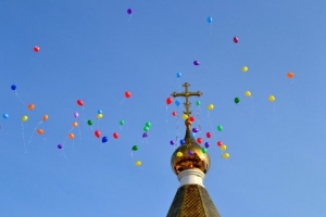 Хабаровчане смогли поздравить своих мам с праздником под звон колоколов