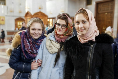 Молодежный форум «Радость Веры» начался с молебна в главном храме Хабаровска