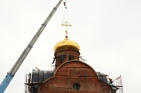 На купол храма в Березовке водружен крест