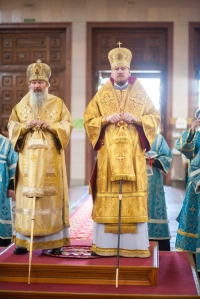 Главы двух митрополий помолились за богослужением в кафедральном соборе Хабаровска