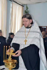 Хабаровский священник посетил с миссией колонию-поселение