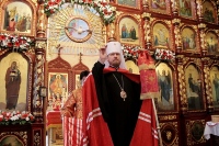 В понедельник Светлой седмицы митрополит Владимир совершил Пасхальное вечернее богослужение в Христорождественском соборе