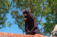 В Свято-Петропавловском женском монастыре состоялась закладка святынь в стены строящегося дома для паломников