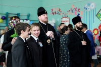 Митрополит Хабаровский и Приамурский Владимир посетил благотворительную выставку-ярмарку