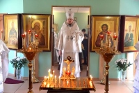 В Димитровскую родительскую субботу правящий архиерей возглавил Божественную литургию в храме святой блаженной Матроны Московской