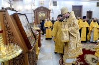 В Неделю 30-ю по Пятидесятнице митрополит Владимир совершил Божественную литургию