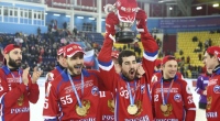 Митрополит Владимир посетил финальный матч чемпионата мира по русскому хоккею