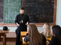 Священник провел занятие по риторике для студентов ДВГУПС