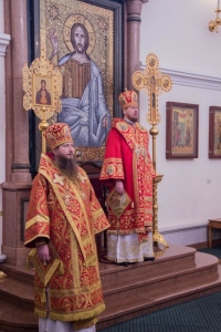 В день праздника Светлого Христова Воскресения митрополит Владимир совершил Пасхальную великую вечерню