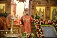 В среду Светлой седмицы митрополит Владимир совершил Божественную литургию в храме святой преподобномученицы Елизаветы