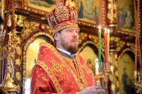 В Неделю 2-ю по Пасхе, апостола Фомы, митрополит Владимир совершил Божественную литургию в Христорождественском соборе
