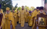 Митрополит Владимир совершил Божественную литургию в храме святого благоверного князя Александра Невского в день престольного праздника