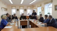 Круглый стол с представителями комитета по делам ЗАГС и архивов и «Совета отцов» состоялся в Хабаровской семинарии