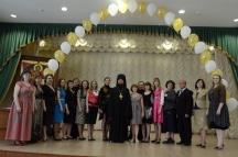 Первый выпуск слушателей регентских курсов сектора дополнительного образования Хабаровской духовной семинарии. 24 мая 2012г.