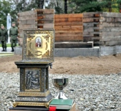 На территории Волочаевского городка заложена капсула с грамотойв основание воинской часовни в честь св. великомученика Георгия Победоносца. 25 сентября 2012 г.