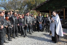 Молебен в честь закрытия мотосезона в одном из хабаровских клубов байкеров. 29 сентября 2012г.