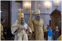 Божественная Литургия в хабаровском кафедральном соборе Преображения Господня (20 июня 2010 года)