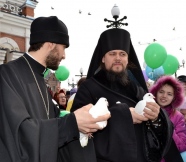 Праздник Благовещения в Градо-Хабаровском соборе Успения Божией Матери. Годовщина приходского молодежного клуба «Успенцы». 7 апреля 2013 года.