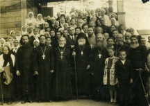 13_Клирики Хабаровска и прихожане Христорождественского собора, 1949 год.jpg.jpg