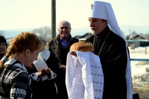 Митрополит Хабаровский и Приамурский Игнатий совершил архипастырский визит в Бикинский район. 21-22 марта 2015 года