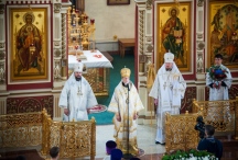 Божественная литургия с участием трех архиереев Русской Православной Церкви совершена в кафедральном соборе Хабаровска. 12 июня 2016 года