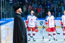 Выступление клирика Хабаровской епархии перед хоккейным матчем 1 декабря 2016 г.