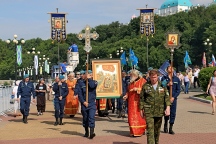 С Крестного хода началось празднование дня ВДВ в Хабаровске 2 августа 2017 г.