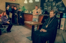 Митрополит Владимир в православном молодежном кафе 
