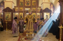 В праздник Воздвижения Креста Господня митрополит Владимир совершил Божественную литургию 27 сентября 2018 г