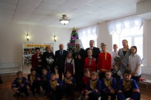 Митрополит Артемий посетил рождественский праздник в Петрынинском центре 14 января 2022 года